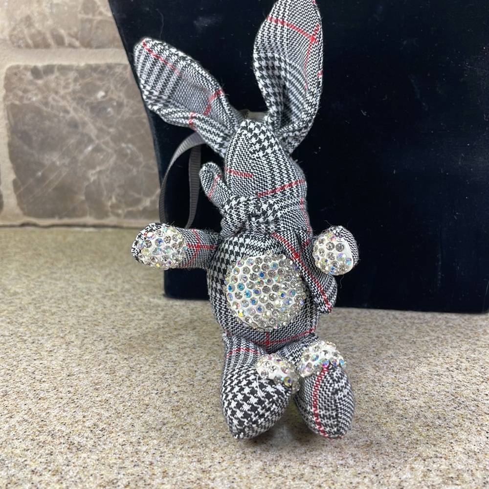 HOUNDSTOOTH BUNNY!  BLACK/WHITE/STRIPE OF RED & RHINESTONES - Picture 2 of 10